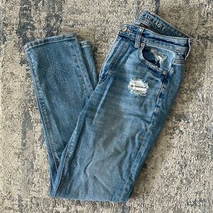 American Eagle Mom Straight Jeans